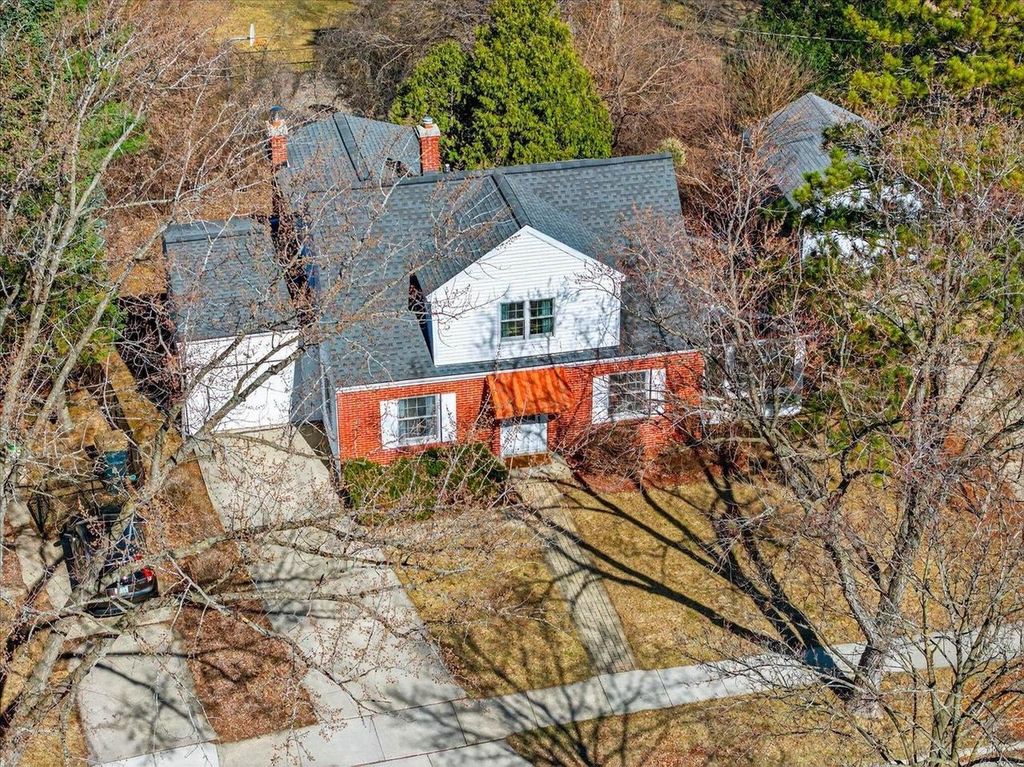 Photo of 3534 Heather CREST, Madison, WI 53705 (MLS # 2017731)