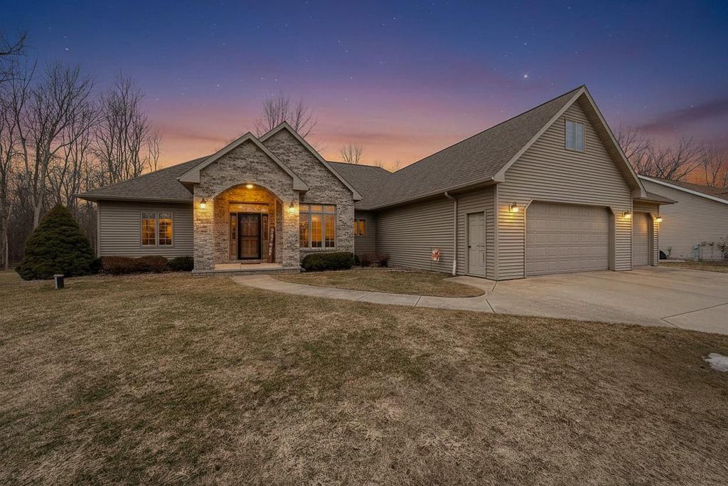 Photo of 2503 Wilding WAY, Suamico, WI 54173 (MLS # 50321952)