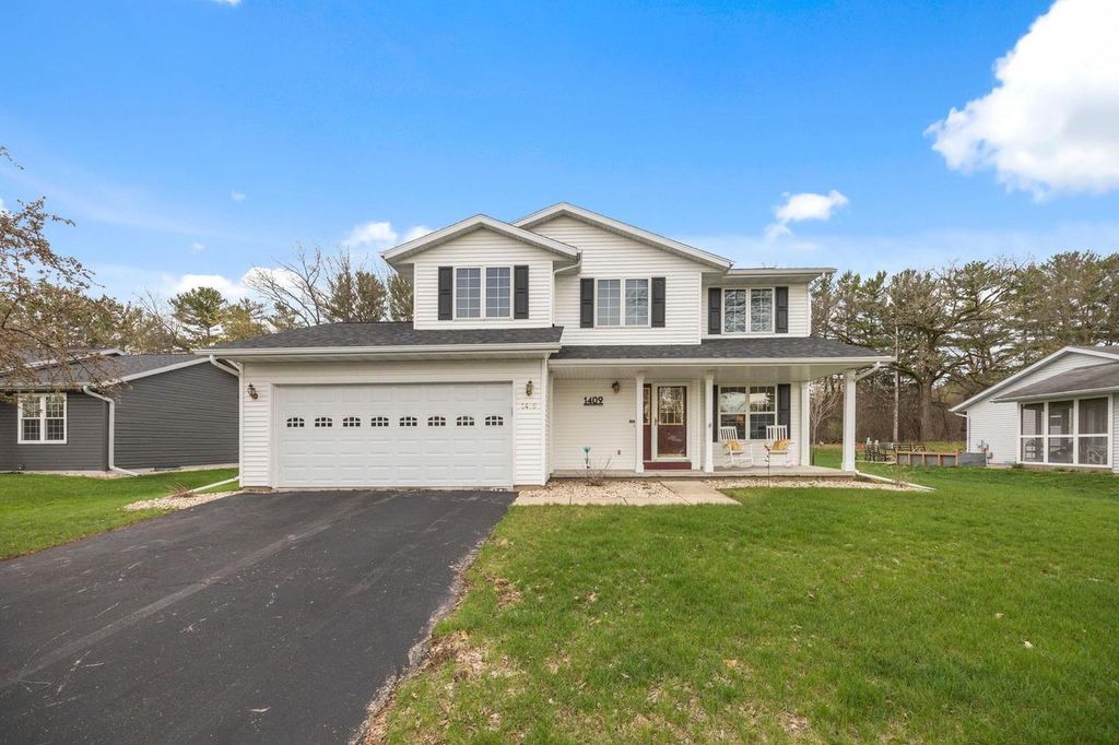 Photo of 1409 Montclair PLACE, Fort Atkinson, WI 53538 (MLS # 2021663)