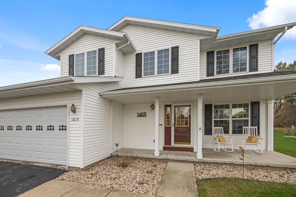 Photo of 1409 Montclair PLACE, Fort Atkinson, WI 53538 (MLS # 2021663)