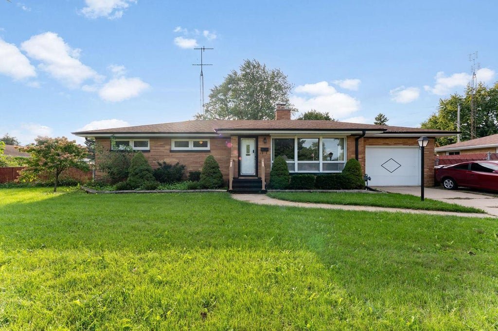 Photo of 5220 46th AVENUE, Kenosha, WI 53144 (MLS # 1982055)