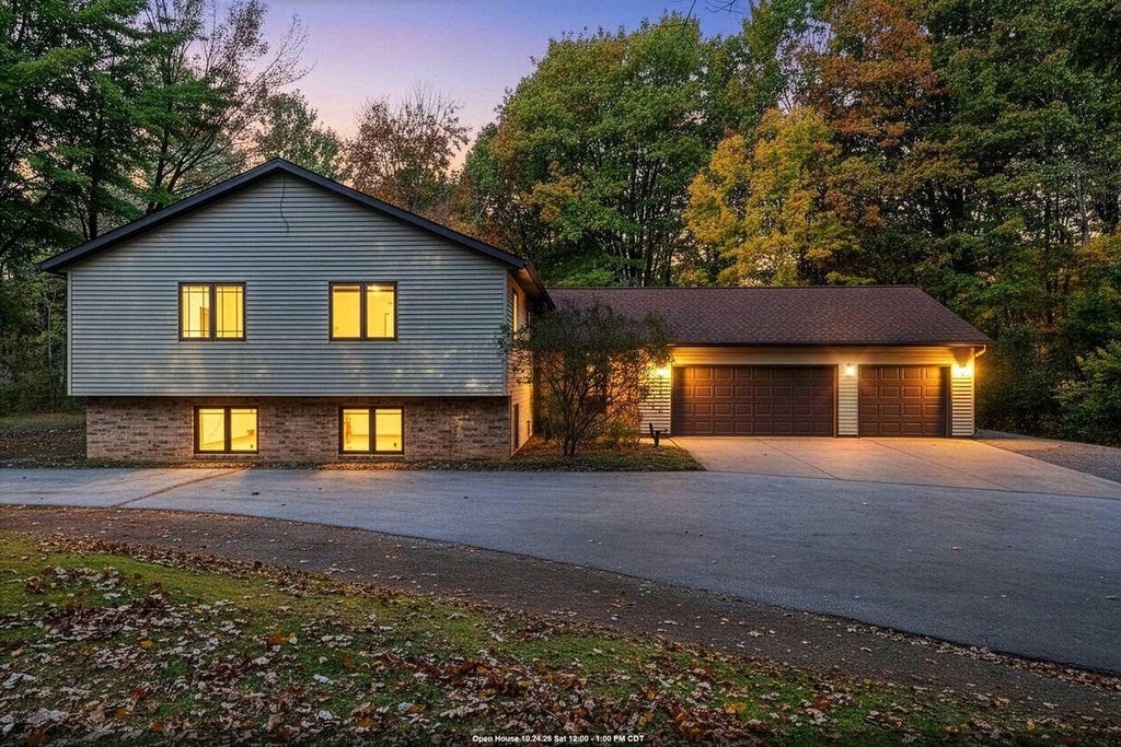 Photo of 2703 Red Pine COURT, Green Bay, WI 54313 (MLS # 50334647)