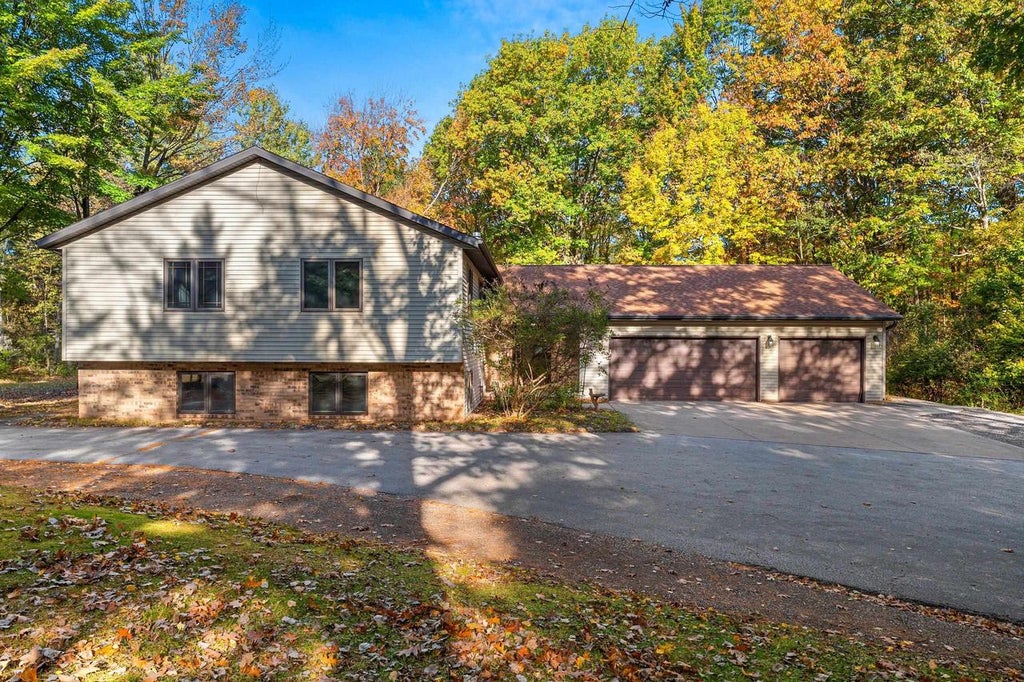 Photo of 2703 Red Pine COURT, Green Bay, WI 54313 (MLS # 50334647)
