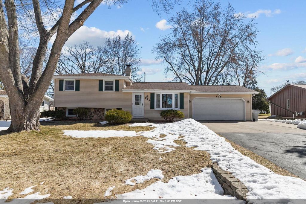 Photo of 475 Pleasant COURT, Neenah, WI 54956 (MLS # 50322749)