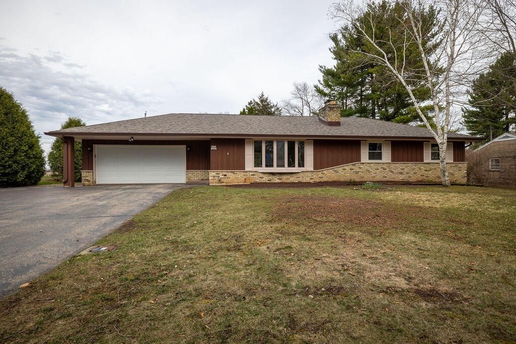 Photo of W225S9080 Mount Carmel ROAD, Big Bend, WI 53103 (MLS # 1958218)