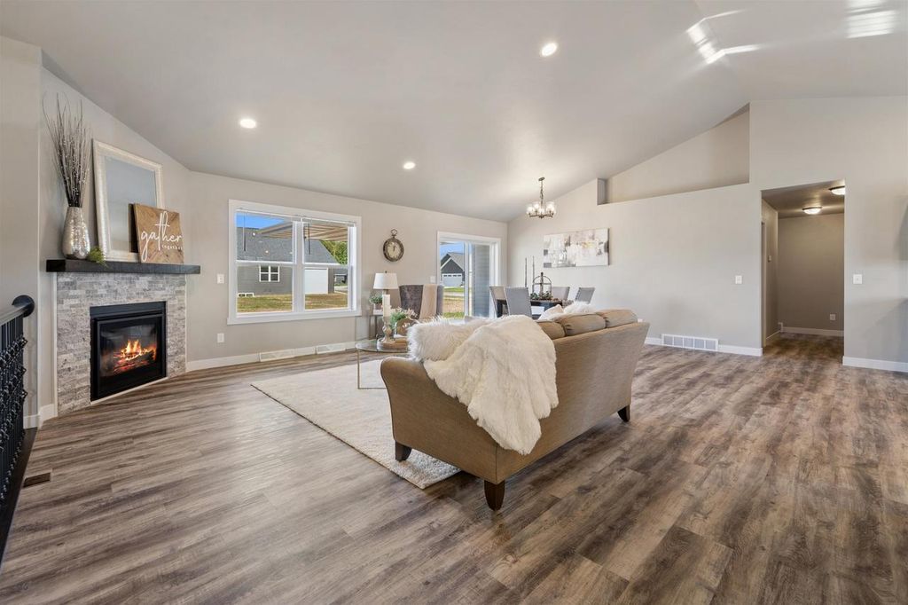 Photo of 2990 E Turquoise LANE, Appleton, WI 54913 (MLS # 50316631)
