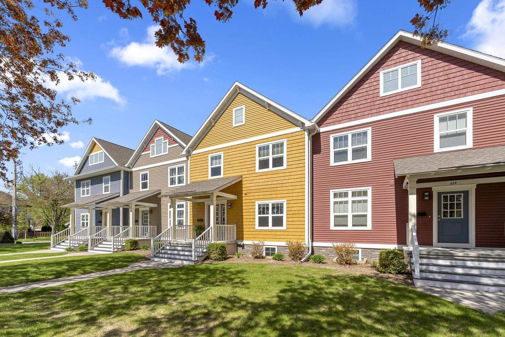 Photo of 228 S Jackson STREET, Green Bay, WI 54301 (MLS # 50325396)