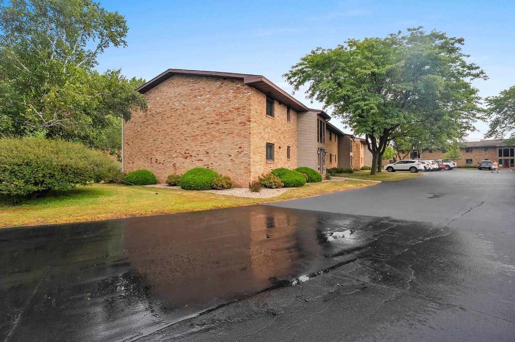Photo of 288 Campbell ROAD #UNIT B, Oshkosh, WI 54902 (MLS # 50330022)