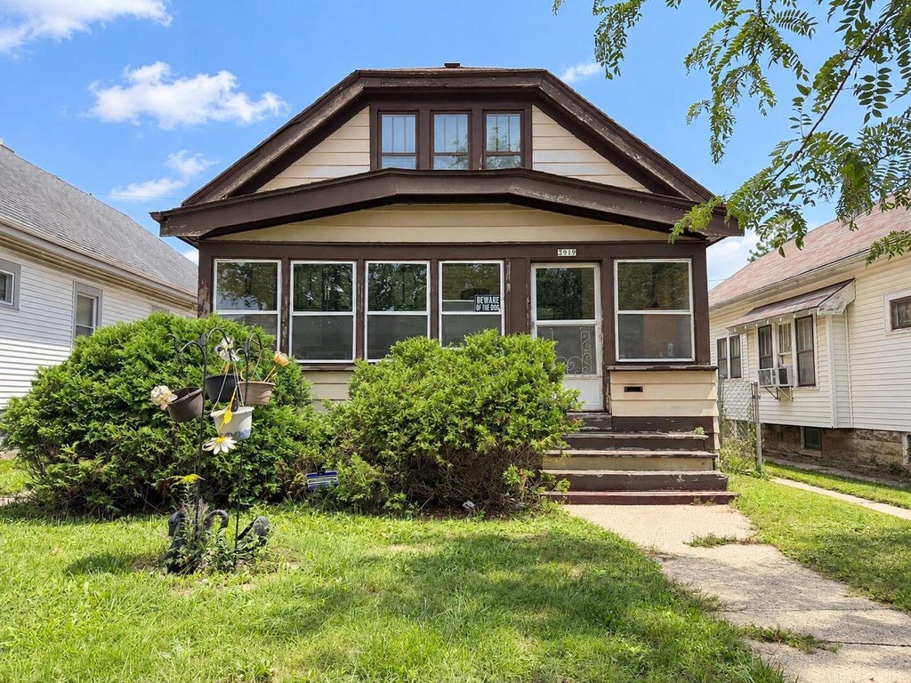 Photo of 3919 N 15th STREET, Milwaukee, WI 53206 (MLS # 1980323)