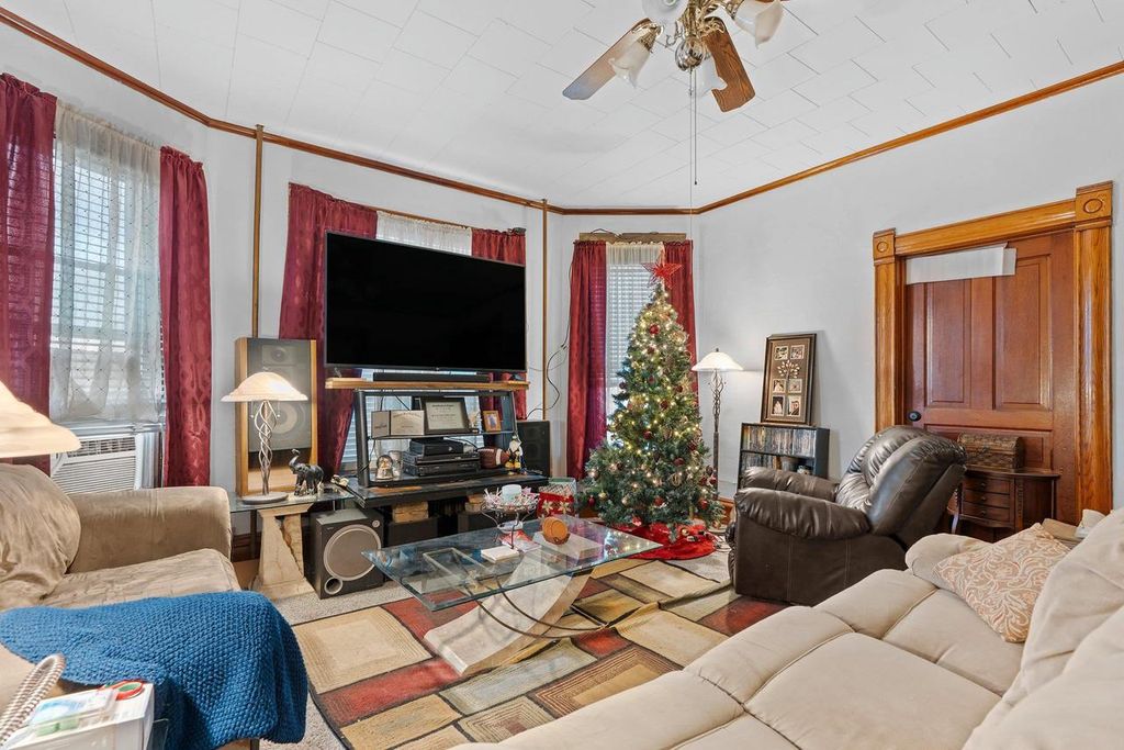 Photo of 1403 S Main STREET, Oshkosh, WI 54902 (MLS # 50319884)