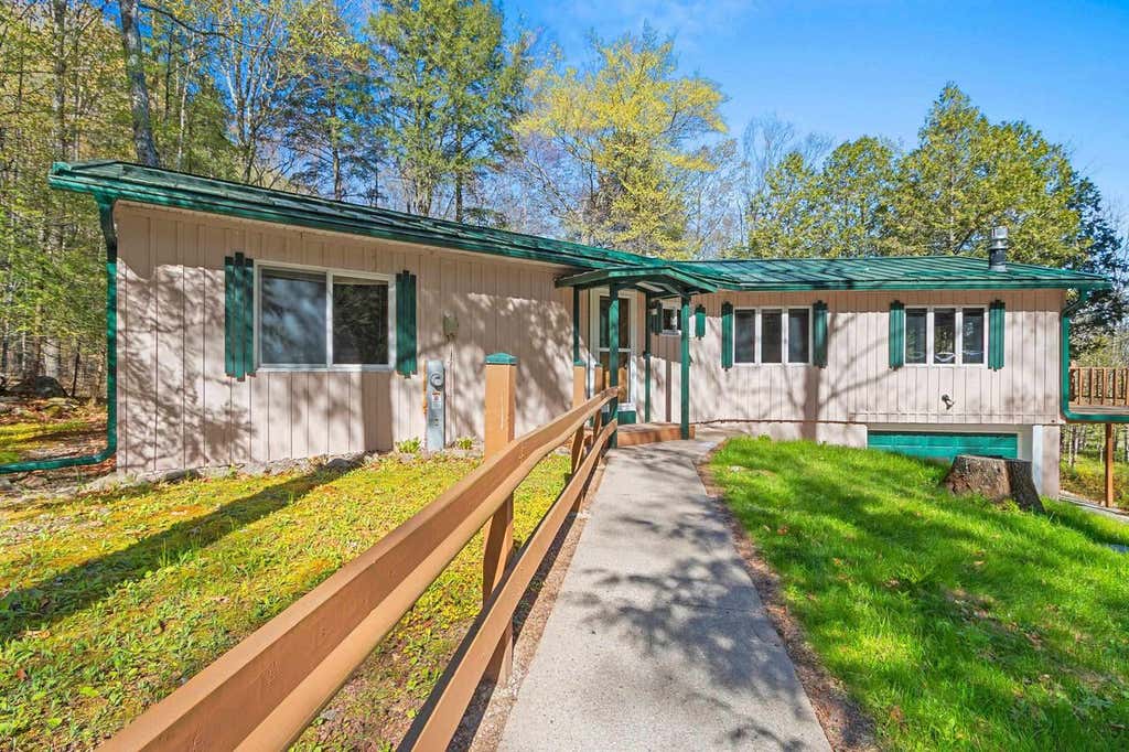 Photo of W11430 Riverside ROAD, Marion, WI 54950 (MLS # 50330885)