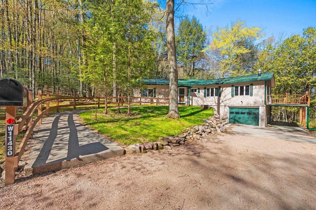 Photo of W11430 Riverside ROAD, Marion, WI 54950 (MLS # 50330885)