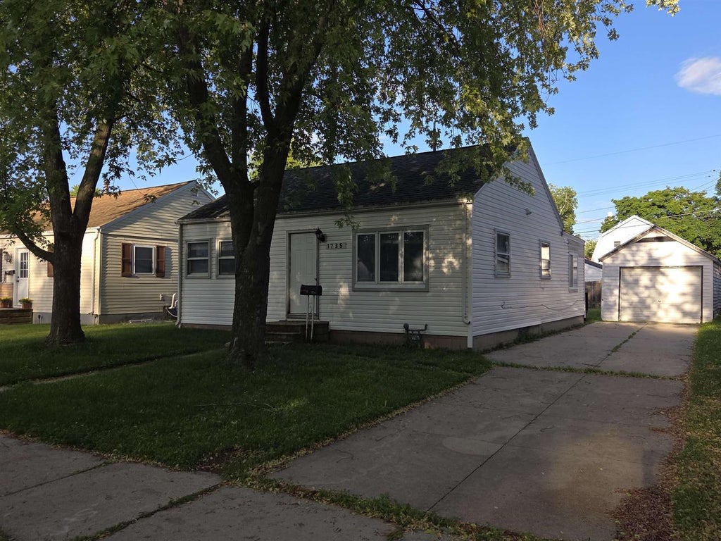 Photo of 1735 11th AVENUE, Green Bay, WI 54304 (MLS # 50327679)