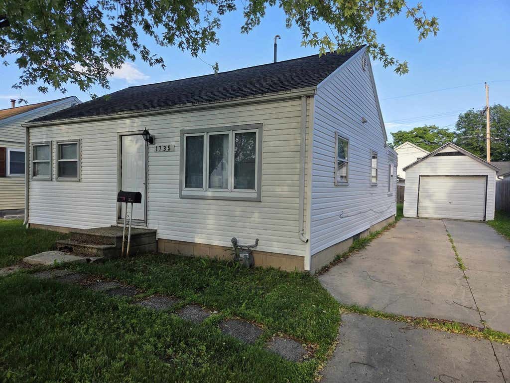 Photo of 1735 11th AVENUE, Green Bay, WI 54304 (MLS # 50327679)