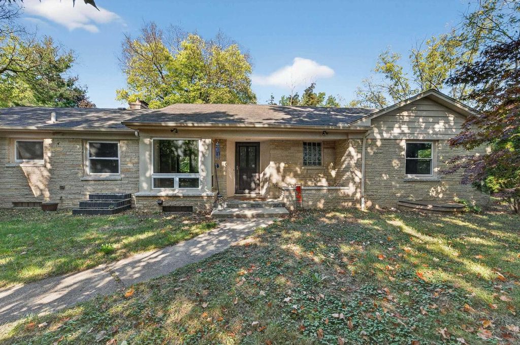 Photo of 1626 Laurel CREST, Madison, WI 53705 (MLS # 2009910)