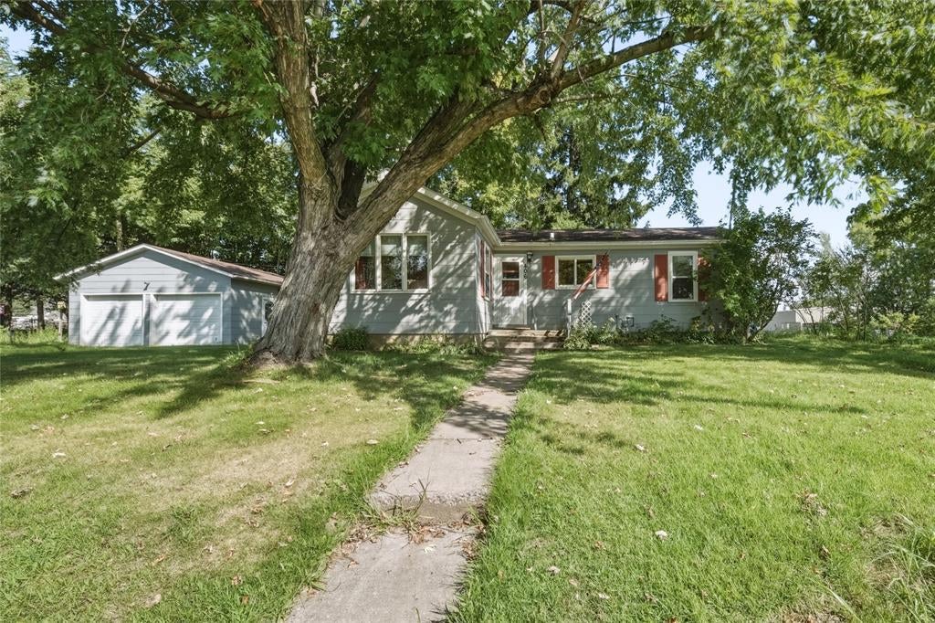 Photo of 406 E Birch STREET, Abbotsford, WI 54405 (MLS # 1605001)