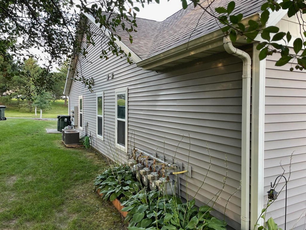 Photo of 211 S Musket Ridge DRIVE #211, Sun Prairie, WI 53590 (MLS # 2033153)