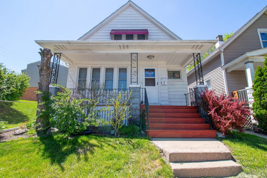 Photo of 2729 S 14th STREET, Milwaukee, WI 53215 (MLS # 1962757)