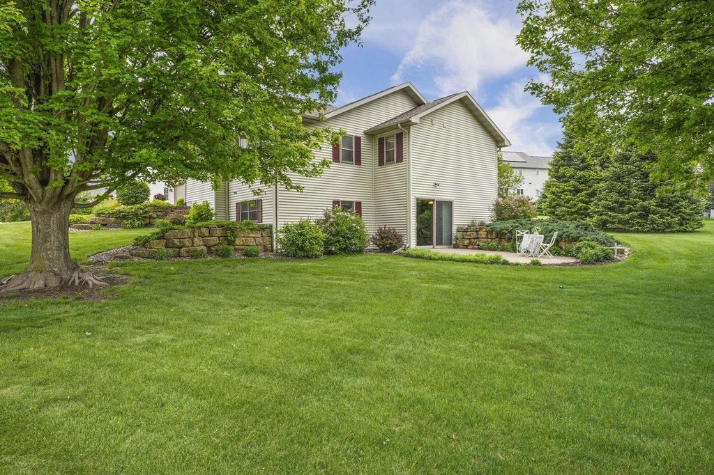 Photo of 605 Prairie Hills DRIVE, Dodgeville, WI 53533 (MLS # 2024239)