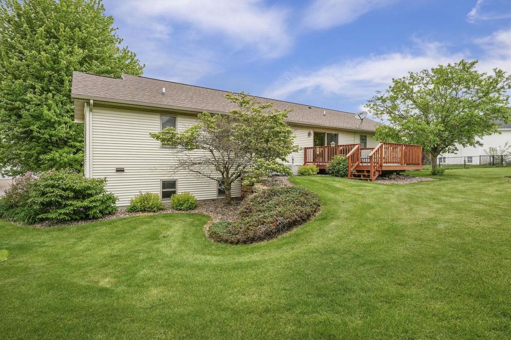 Photo of 605 Prairie Hills DRIVE, Dodgeville, WI 53533 (MLS # 2024239)