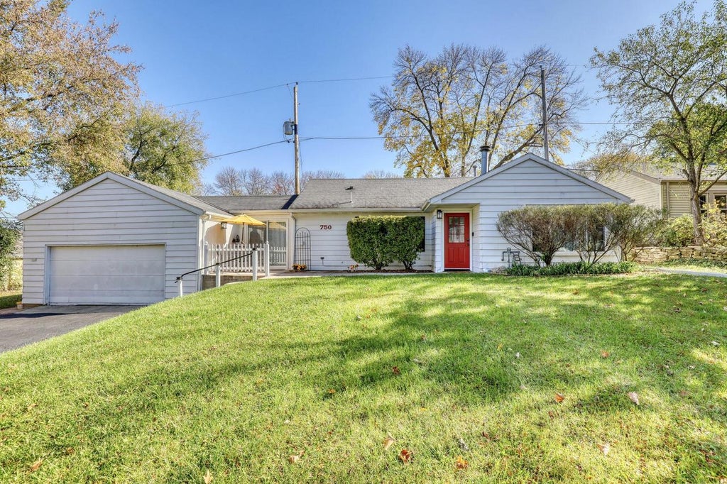Photo of 750 N 115th STREET, Wauwatosa, WI 53226 (MLS # 1985272)
