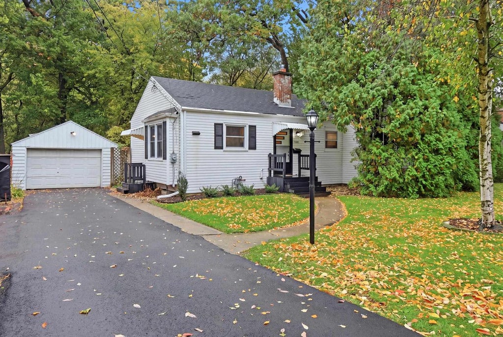 Photo of 1501 Winslow LANE, Madison, WI 53711 (MLS # 2029218)