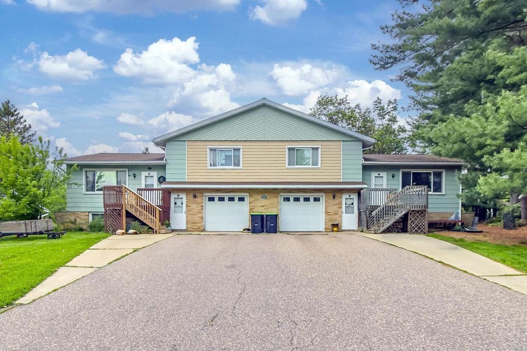 Photo of 406 Amey DRIVE, Baraboo, WI 53913 (MLS # 2024121)