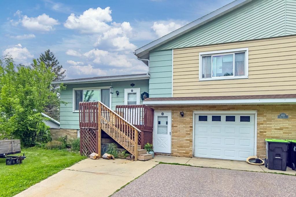 Photo of 406 Amey DRIVE, Baraboo, WI 53913 (MLS # 2024121)