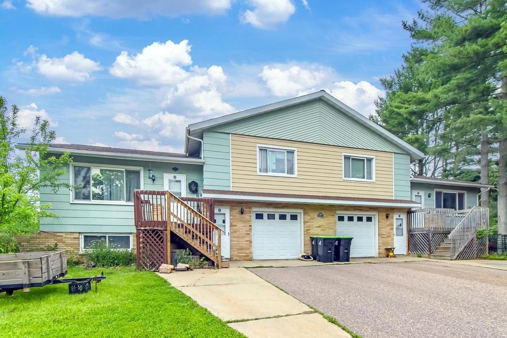 Photo of 406 Amey DRIVE, Baraboo, WI 53913 (MLS # 2024121)