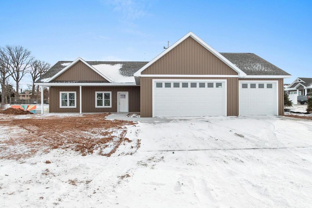 Photo of 445 W Papermill, Kimberly, WI 54136 (MLS # 50320336)