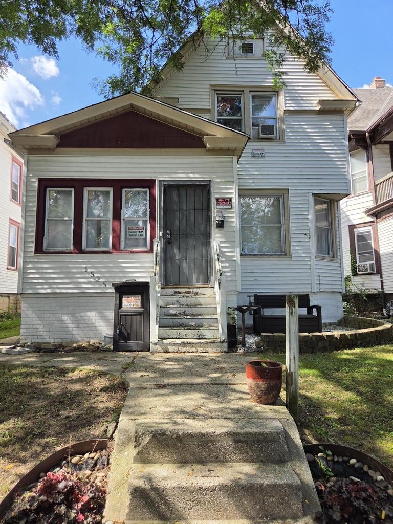 Photo of 1525 N 39th STREET, Milwaukee, WI 53208 (MLS # 1980871)