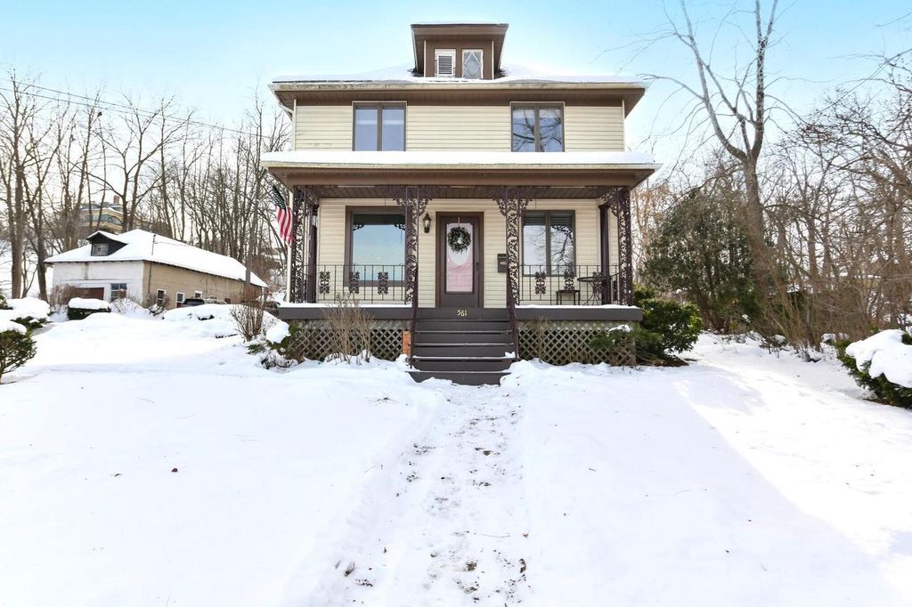 Photo of 561 W Chestnut STREET, Burlington, WI 53105 (MLS # 1945277)