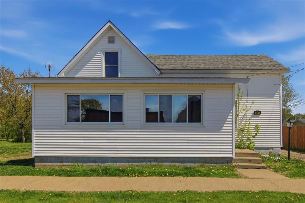 Photo of 319 Park STREET, Augusta, WI 54722 (MLS # 1601241)