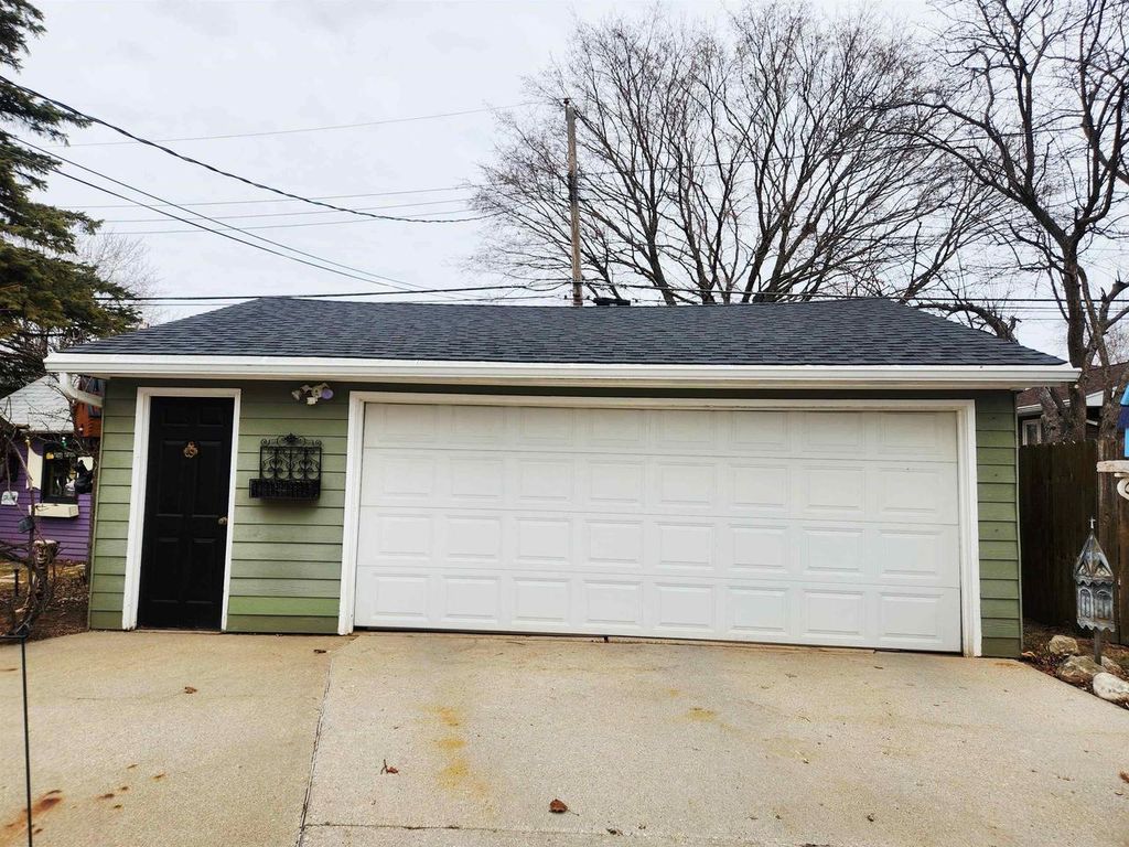 Photo of 64 N St Josephs LANE, Fond Du Lac, WI 54935 (MLS # 50321731)