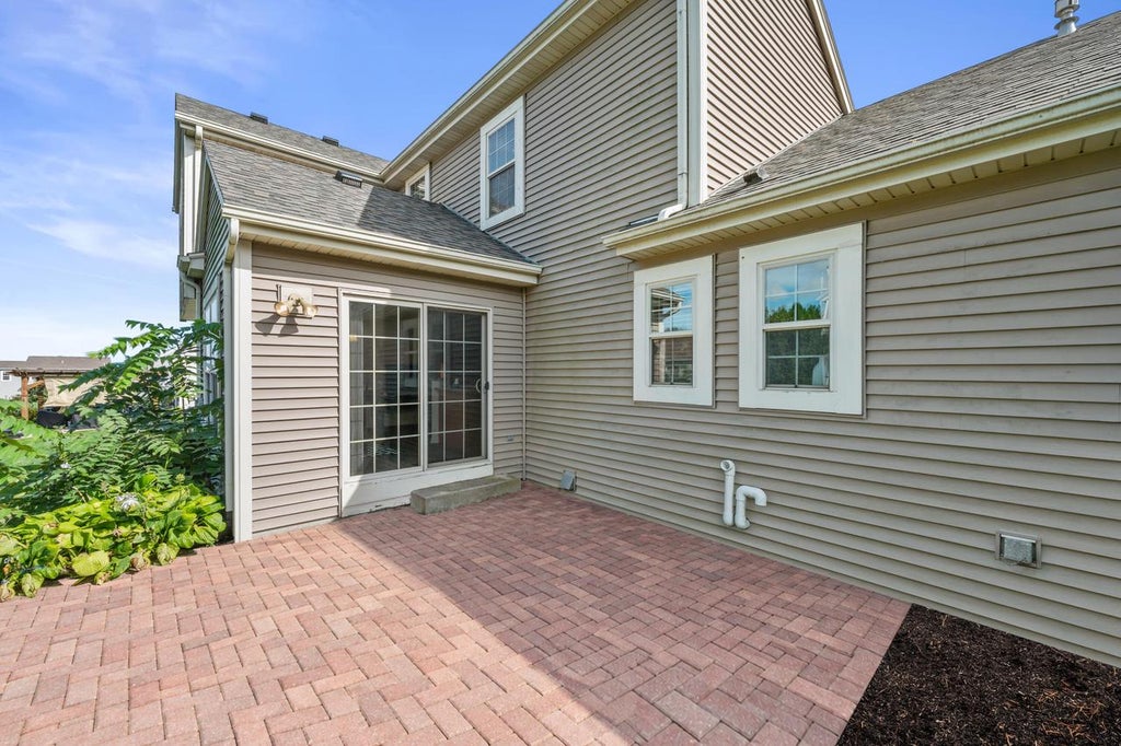 Photo of 922 River Hill DRIVE, Waukesha, WI 53189 (MLS # 1978906)