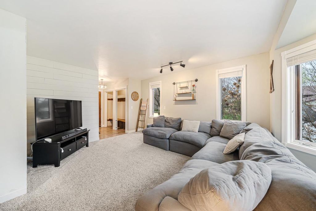 Photo of 1820 Sugar PLACE, De Pere, WI 54115 (MLS # 50324418)