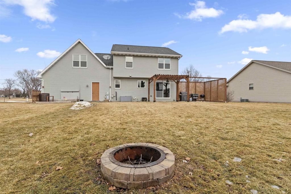 Photo of 1536 van ROAD, Green Bay, WI 54311 (MLS # 50321325)