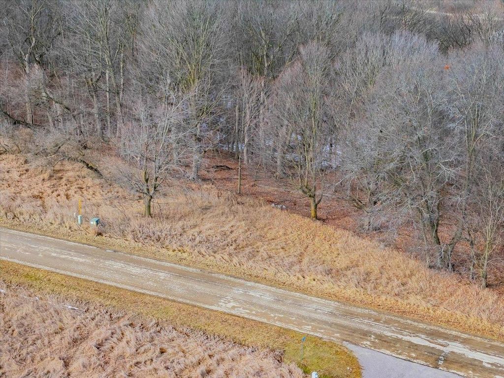 Photo of L459 Summit Point DRIVE, La Valle, WI 53941 (MLS # 2015224)