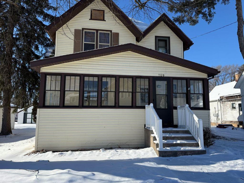 Photo of 709 N Main STREET, Marion, WI 54950 (MLS # 50320203)