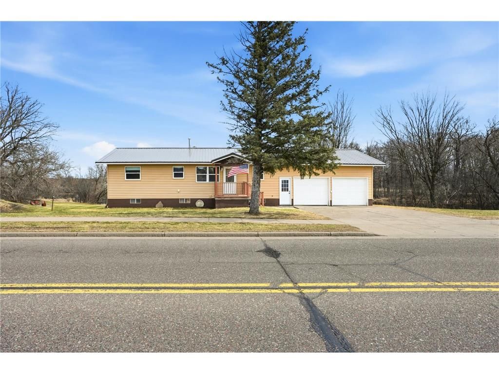 Photo of 901 Wisconsin AVENUE, Rice Lake, WI 54868 (MLS # 7052092)