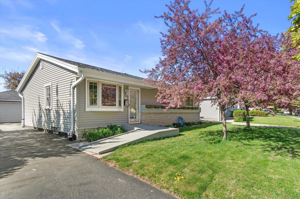 Photo of 8613 W Ohio AVENUE, Milwaukee, WI 53227 (MLS # 1962635)