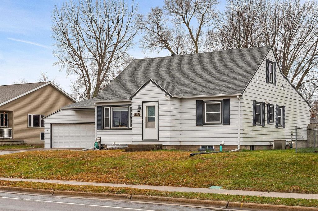 Photo of 527 Sand Lake ROAD, Onalaska, WI 54650 (MLS # 1944133)