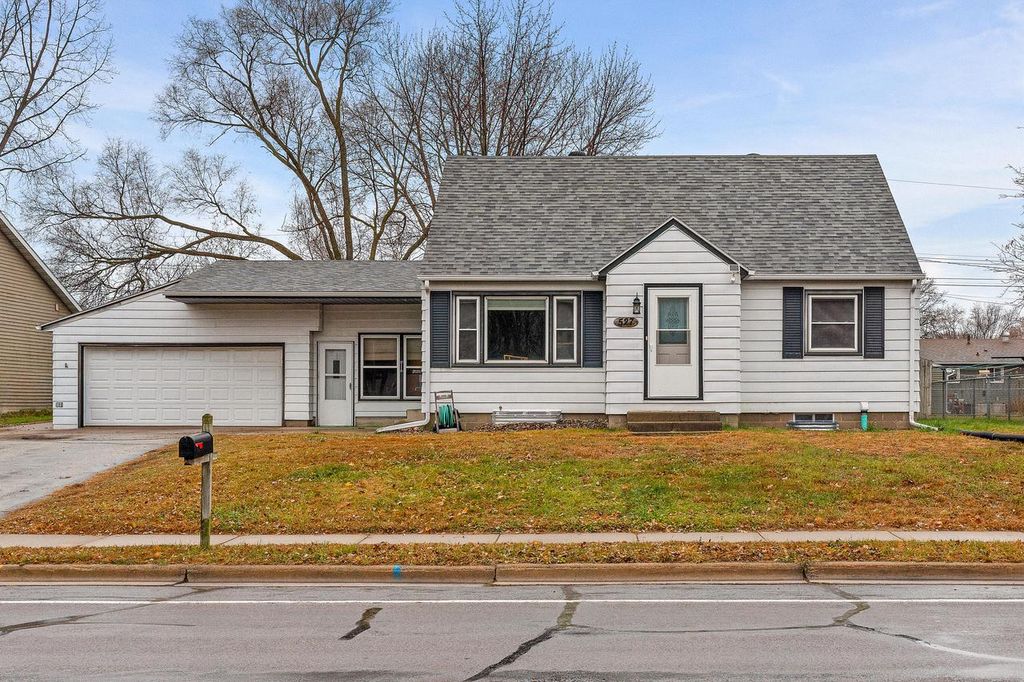 Photo of 527 Sand Lake ROAD, Onalaska, WI 54650 (MLS # 1944133)