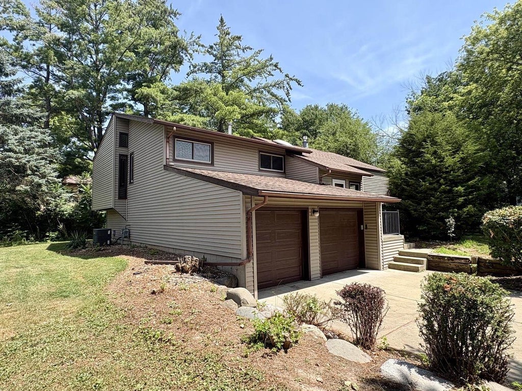Photo of 7340 Century PLACE, Middleton, WI 53562 (MLS # 2027732)