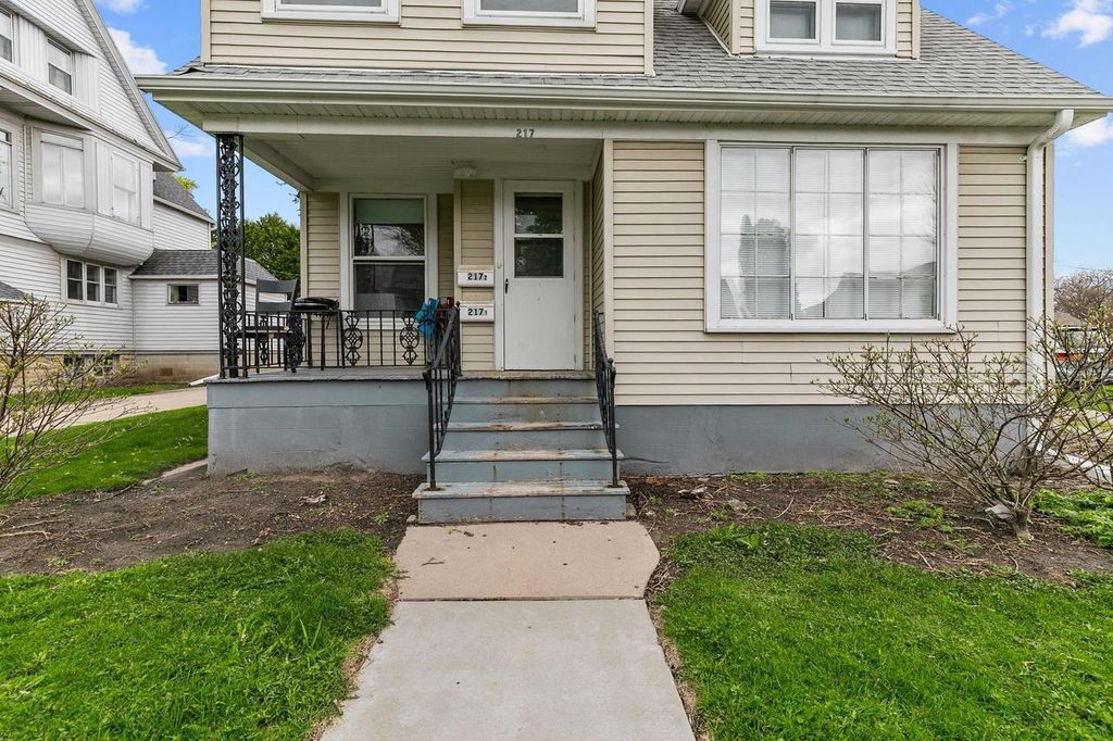 Photo of 217 N Union STREET, Appleton, WI 54911 (MLS # 50325050)