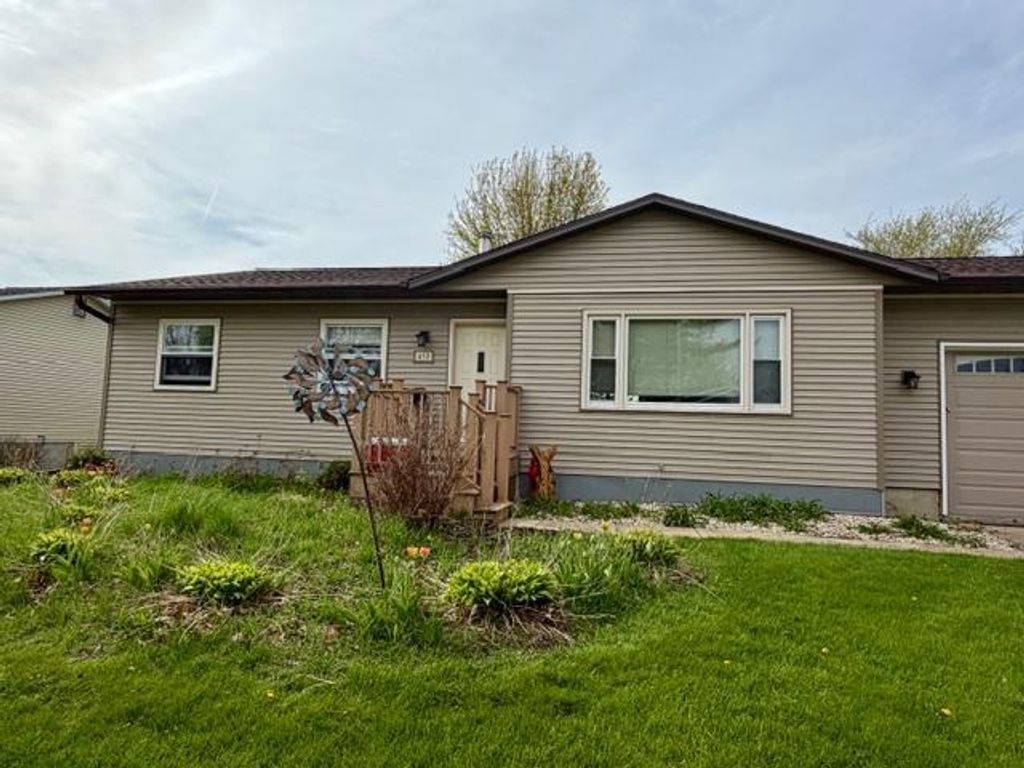 Photo of 452 Williams STREET, Columbus, WI 53925 (MLS # 2021918)