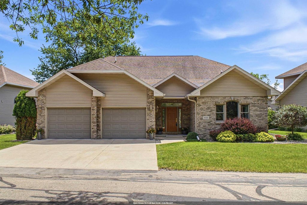 Photo of 935 Brighton DRIVE, Menasha, WI 54952 (MLS # 50327447)