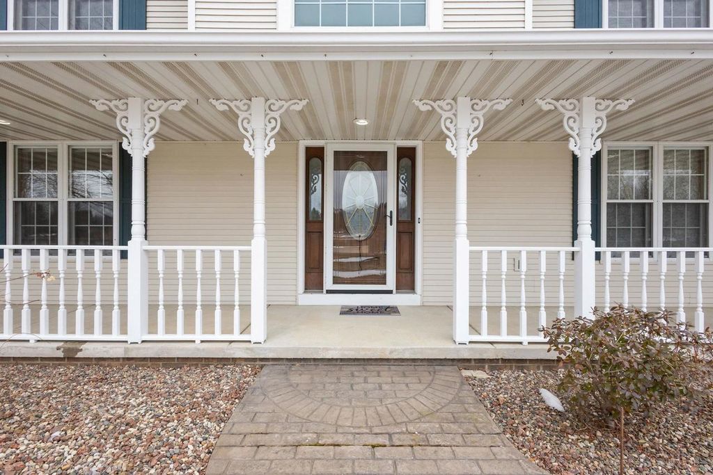 Photo of 2443 Ravine COURT, Green Bay, WI 54313 (MLS # 50322874)