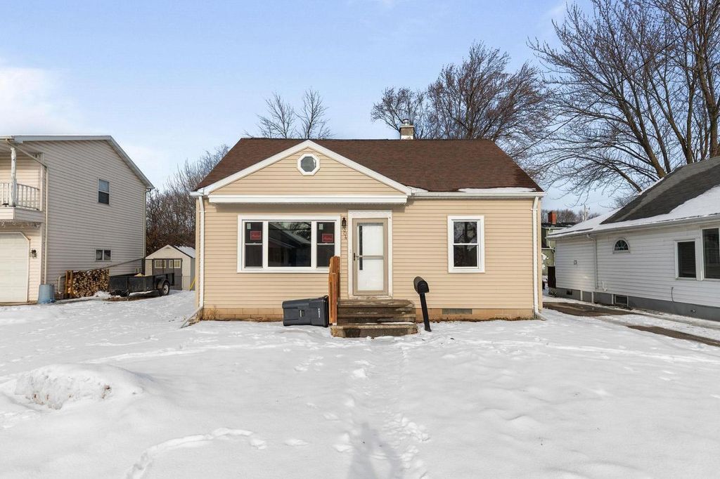 Photo of 304 Division STREET, Neenah, WI 54956 (MLS # 50319605)