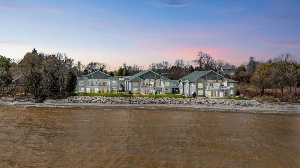 Photo of 2614 Lake STREET, Algoma, WI 54201 (MLS # 50324265)